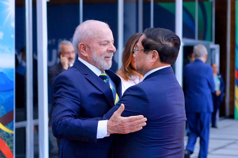 Tổng thống Brazil, Chủ tịch G20 Luiz Inácio Lula da Silva đón Thủ tướng Phạm Minh Chính tham dự Hội nghị thượng đỉnh G20 - Ảnh: VGP/Nhật Bắc