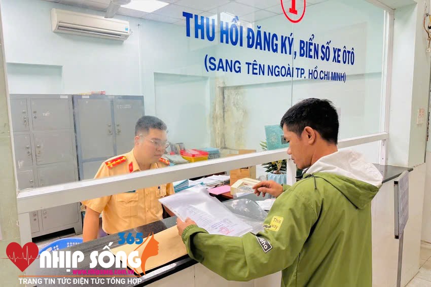 Từ ngày 1-1-2025, có sáu trường hợp phải đổi chứng nhận đăng ký xe, biển số xe.