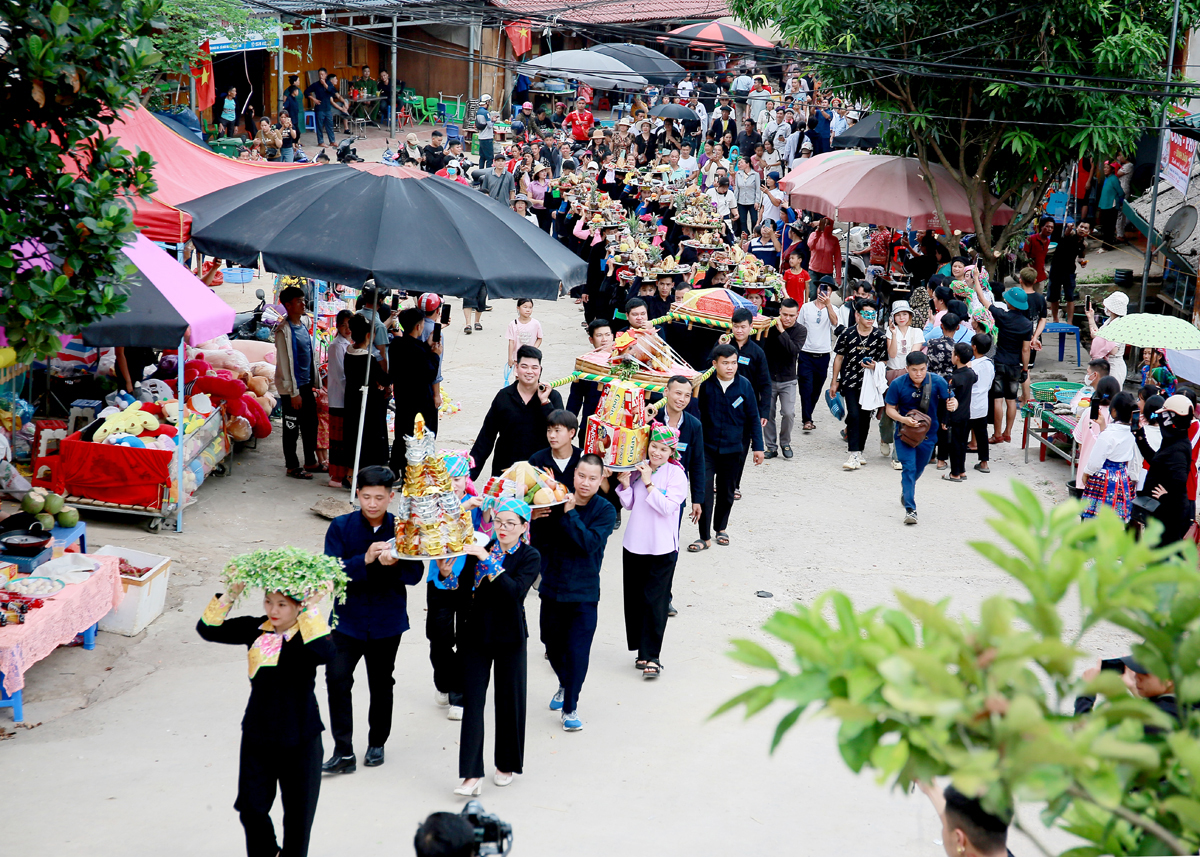 Lễ hội chợ Phong Lưu Khâu Vai, nét văn hóa đặc sắc được người dân xã Khâu Vai giữ gìn, phát huy. (Ảnh Báo Hà Giang)