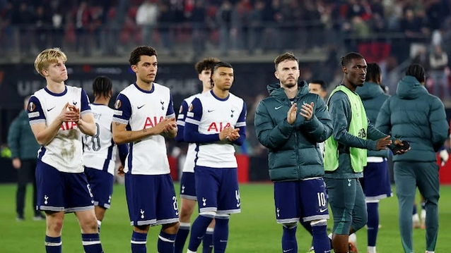 Tottenham vừa thua 0-1 trên sân của AZ ở lượt đi vòng 1/8 Europa League.