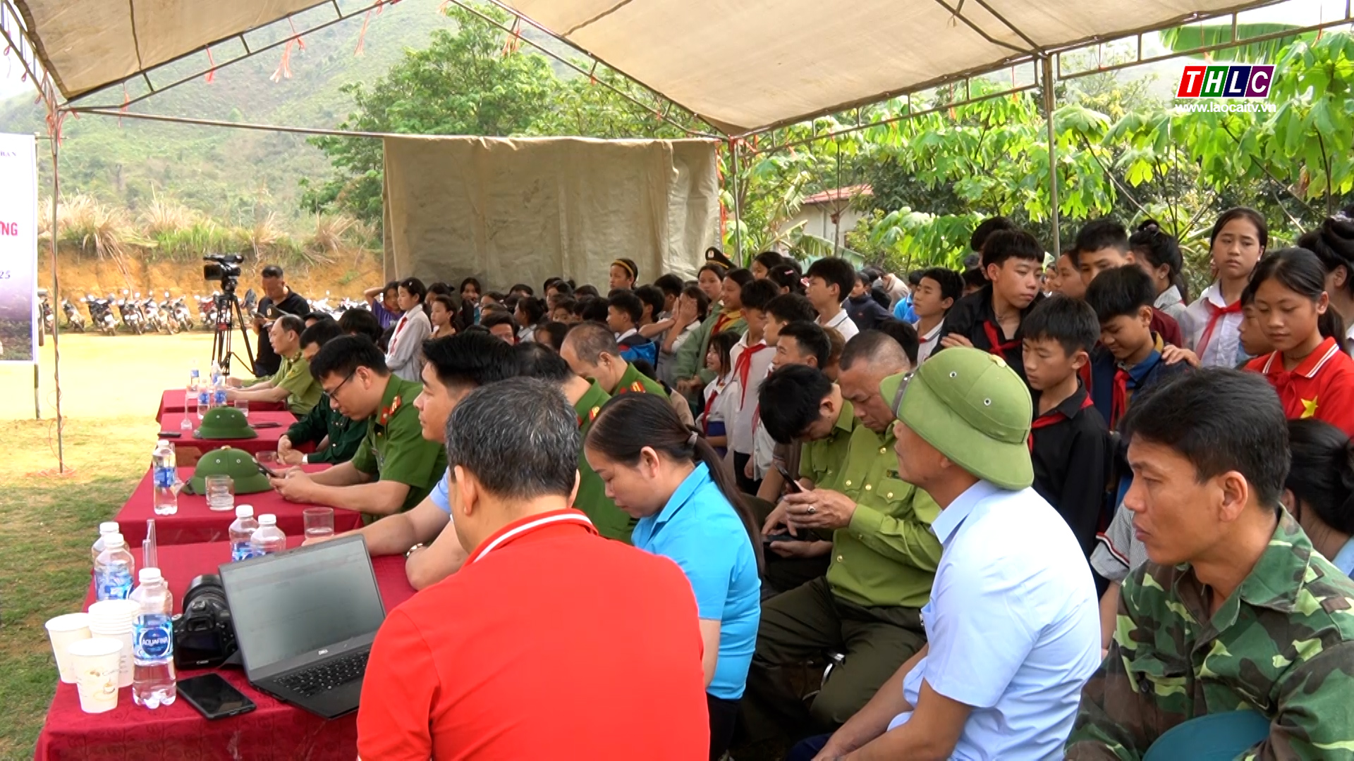 Tăng cường phòng, chống cháy rừng tại Khu Bảo tồn thiên nhiên Hoàng Liên - Văn Bàn 3 Khu Bảo tồn thiên nhiên Hoàng Liên - Văn Bàn tuyên truyền phòng cháy, chữa cháy rừng cho người dân (ảnh truyền hình Lào Cai)