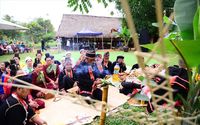 Le cung ban la mot trong nhung nghi le truyen thong quan trong cua dan toc Kho Mu 65677 1