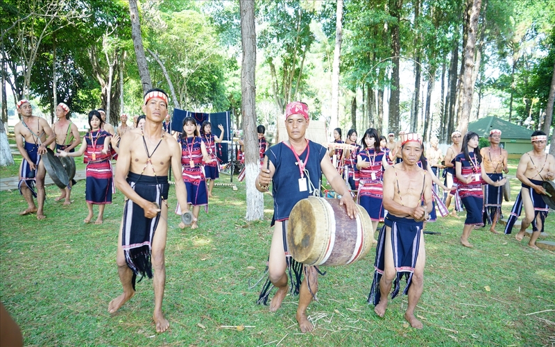 Ngay hoi quy tu gan 800 nghe nhan tham gia trong do chu yeu la dan toc Gia Rai va Ba Na 5667 1