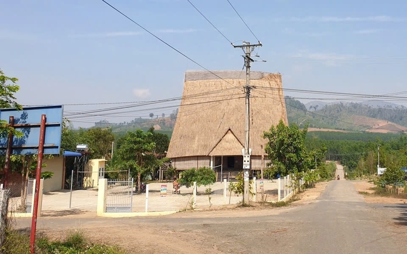 Nha rong Kon So Lal lon nhat Tay Nguyen bieu tuong van hoa thieng lieng cua cong dong 654677 1