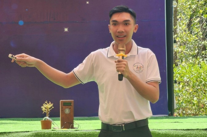 Hệ thống tưới cây thông minh của sinh viên gây ấn tượng mạnh 6 Thành viên nhóm nghiên cứu cho hay mô hình được chế tạo từ nguyên liệu dễ tìm, có sẵn trên thị trường (Ảnh: Tấn Phước).