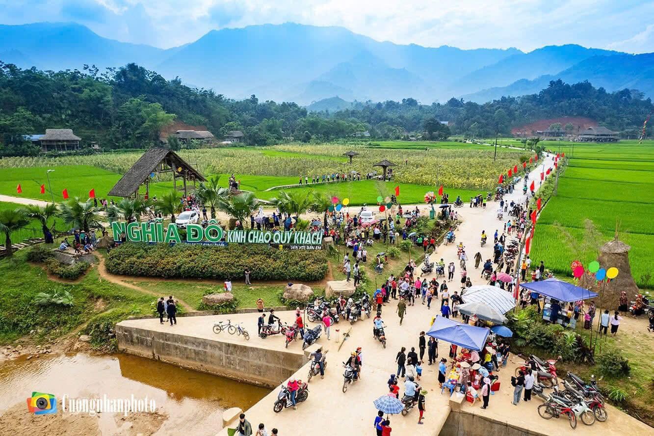 Lượng khách tăng mạnh, dịch vụ đảm bảo ổn định (ảnh truyền hình Bảo Yên )