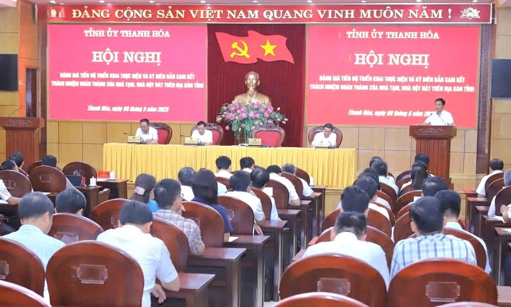 Thanh Hoá phấn đấu hoàn thành xoá nhà tạm, dột nát trong tháng 10/2025 4 Ban Thường vụ Tỉnh ủy Thanh Hoá tổ chức hội nghị đánh giá tiến độ triển khai thực hiện và ký biên bản cam kết trách nhiệm hoàn thành xóa nhà tạm, nhà dột nát trên địa bàn tỉnh.