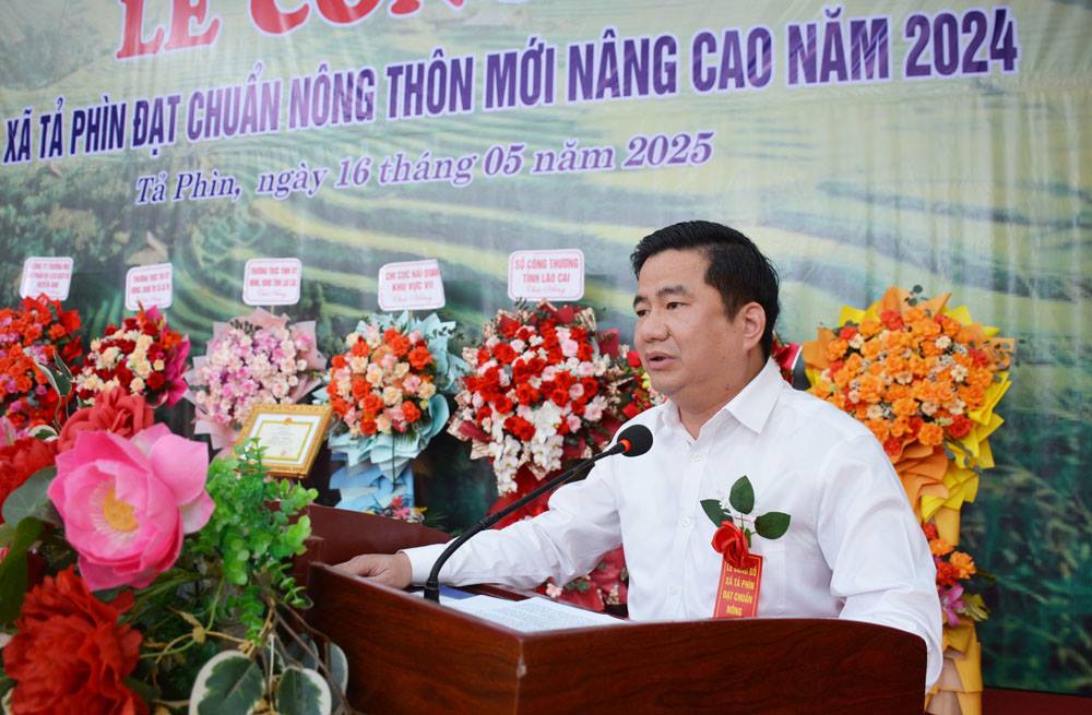Tả Phìn (Sa Pa) được công nhận xã nông thôn mới nâng cao năm 2024. 3 Chủ tịch UBND thị xã Sa Pa phát biểu khai mạc. (Ảnh Cổng TTĐT Tỉnh Lào Cai)