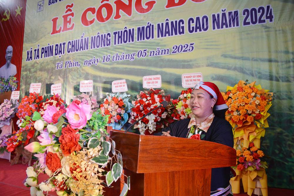 Tả Phìn (Sa Pa) được công nhận xã nông thôn mới nâng cao năm 2024. 7 Đại diện người dân xã Tả Phìn bày tỏ sự vui mừng, phấn khởi khi địa phương được công nhận xã đạt chuẩn nông thôn mới nâng cao. (Ảnh Cổng TTĐT Tỉnh Lào Cai)