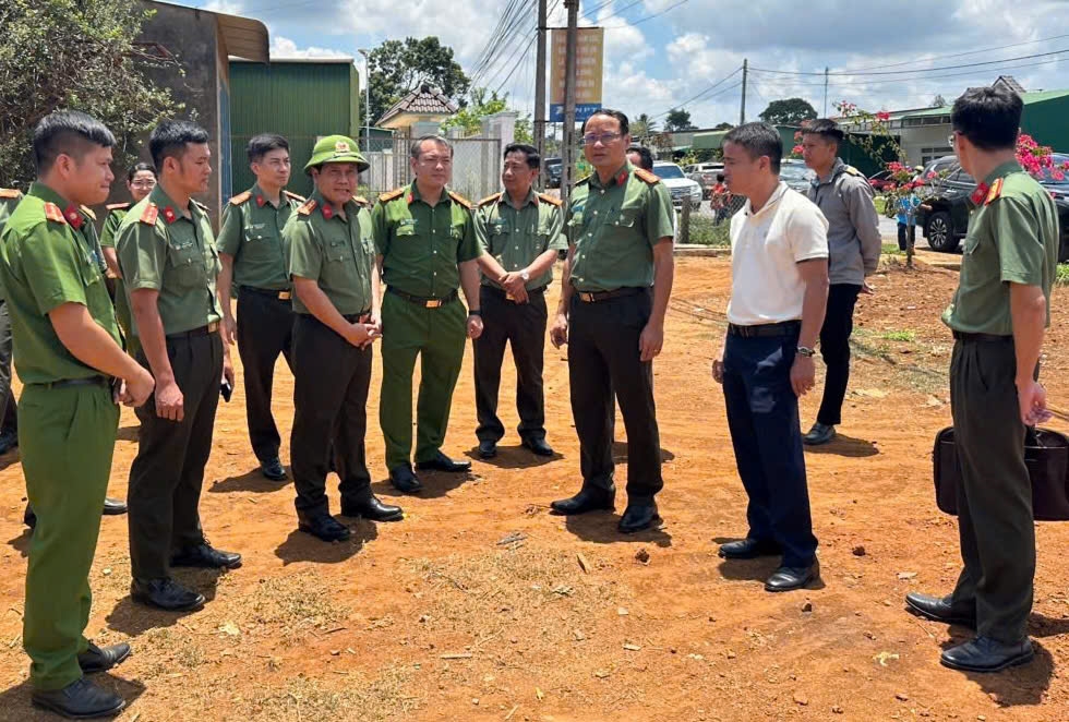 Đắk Nông: Bộ Công an hỗ trợ 500 căn nhà ở cho người nghèo 4 Đoàn công tác kiểm tra, khảo sát thực tế tại cơ sở