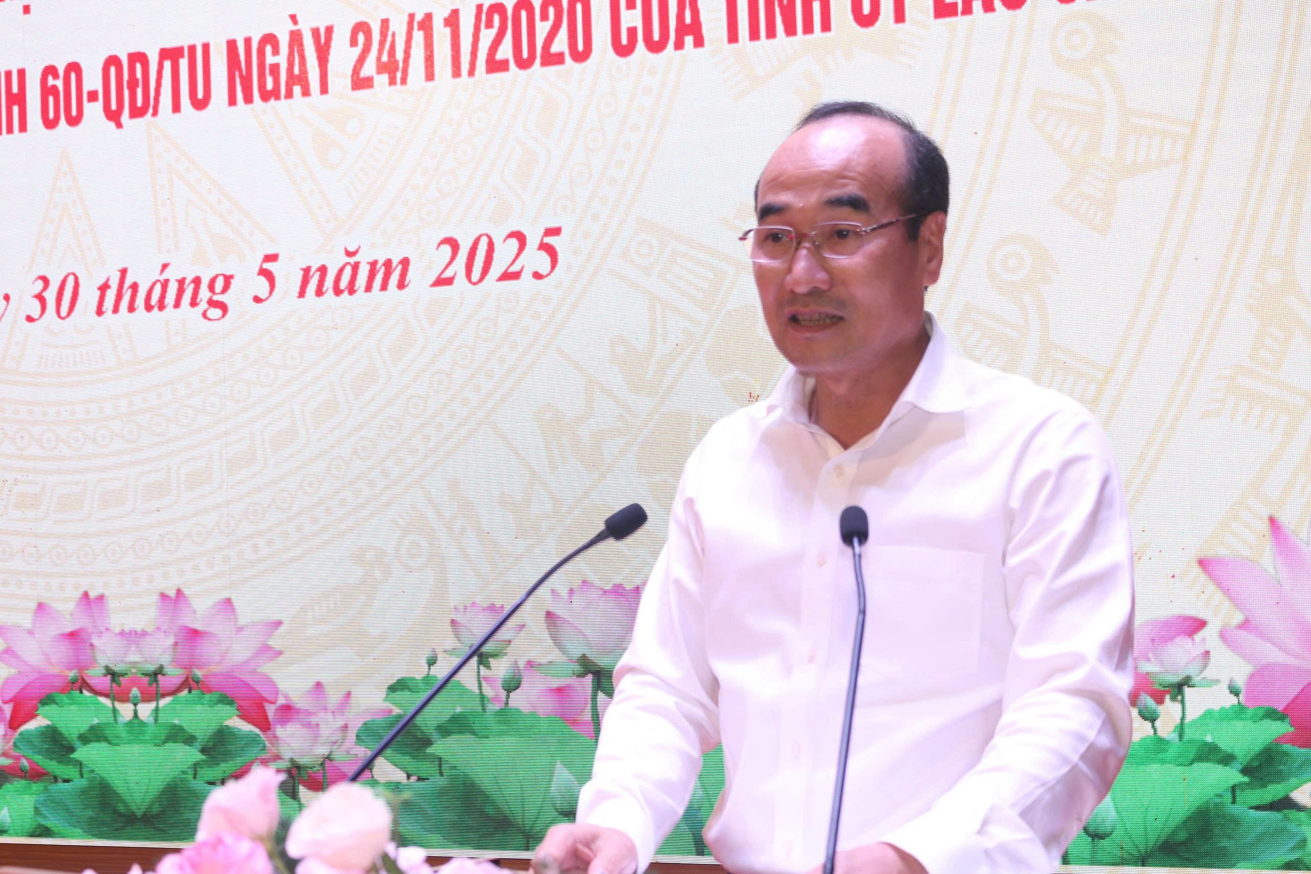 Thị xã Sa Pa tổng kết Nghị quyết Đại hội Đảng bộ lần thứ XXIII, ghi nhận nhiều thành tựu nổi bật 2 Đồng chí Vũ Xuân Cường, Phó Bí thư Thường trực Tỉnh ủy, Chủ tịch HĐND tỉnh phát biểu tại hội nghị. (Ảnh THLC)