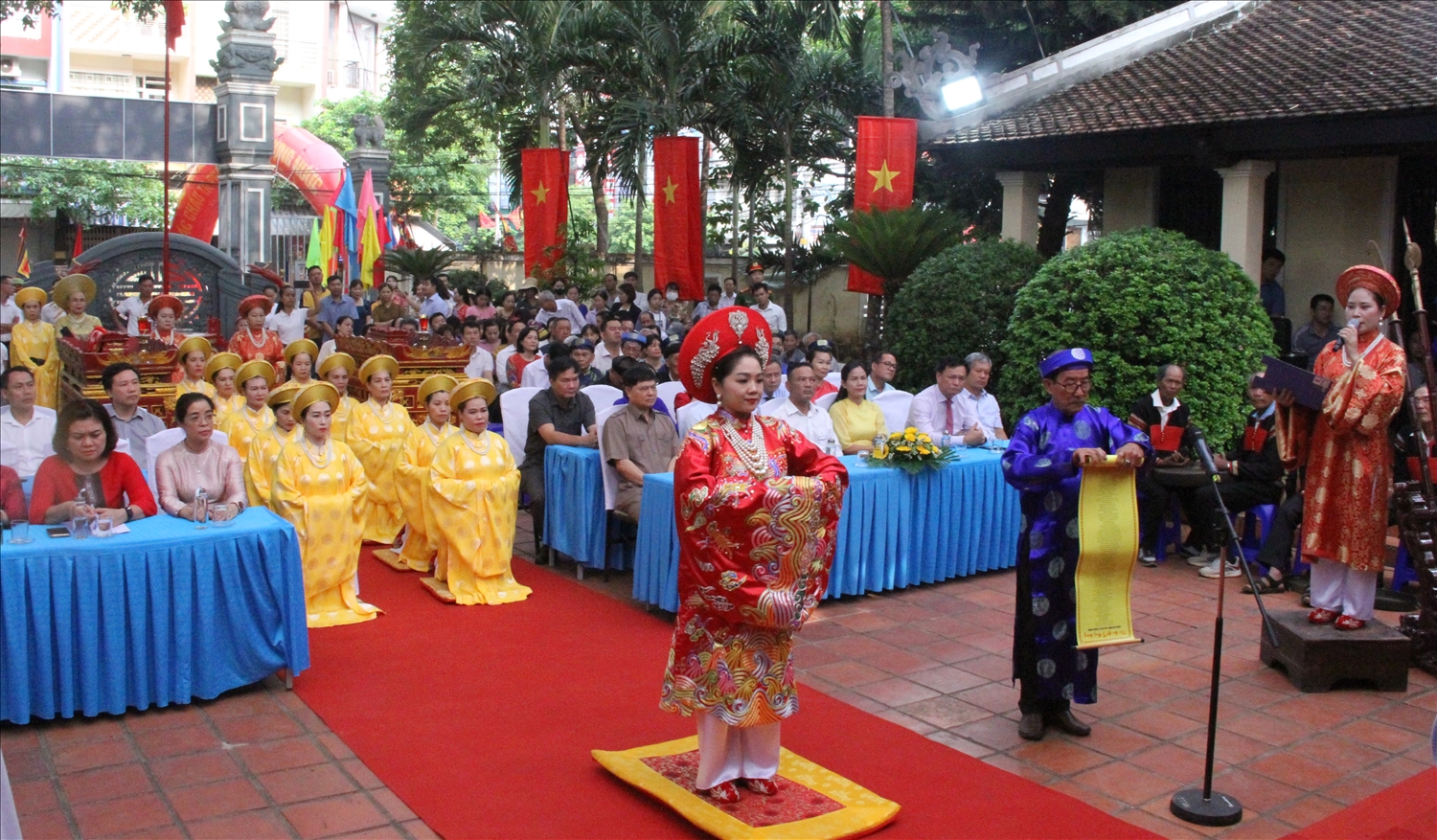 Ngôi đình mang tên "lời giao ước" trên đất Tây Nguyên 7 Hằng năm đình thực hiện các nghi thức cúng tế theo định kỳ