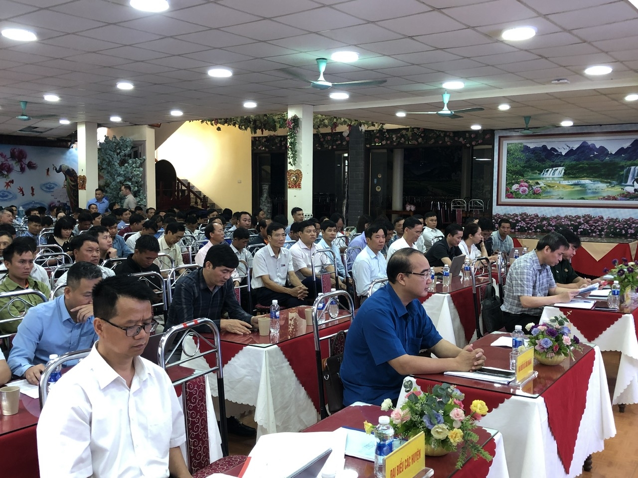 Hoi nghi co su tham gia cua lanh dao cac o ban nganh cac huyen xa dang thu huong nguon luc tu Chuong trinh MTQG 1719 4565