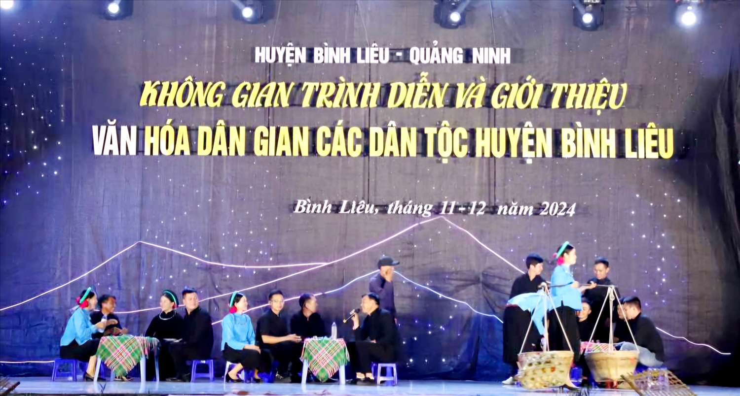 Thắp lửa văn hóa, dựng bản du lịch ở vùng đồng bào DTTS Quảng Ninh 4 Huyện Bình Liêu tổ chức không gian trình diễn và giới thiệu văn hóa dân gian các dân tộc