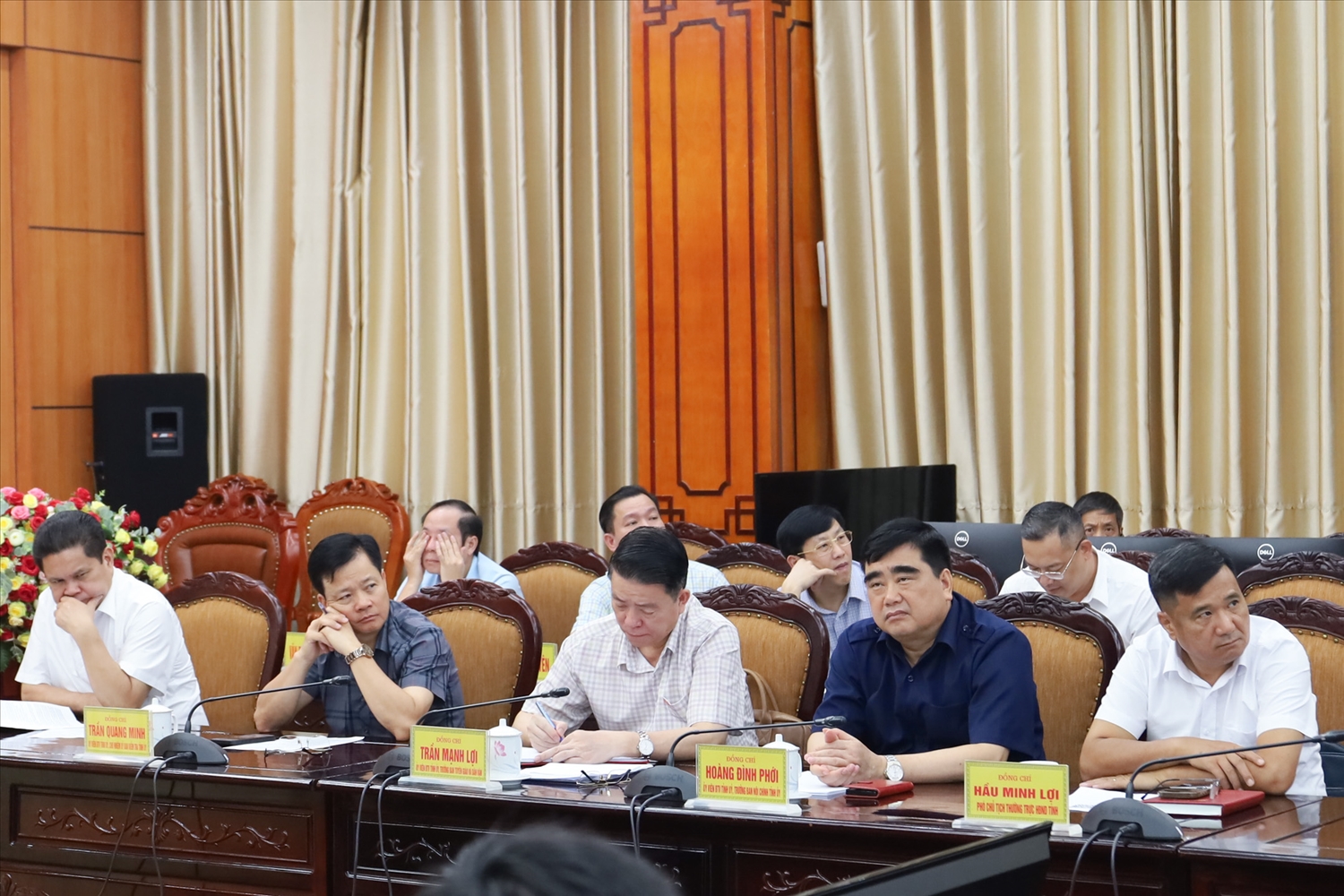 Lanh dao cac so ban nganh la thanh vien Ban Chi dao cua tinh Ha Giang tham du Phien hop 4555