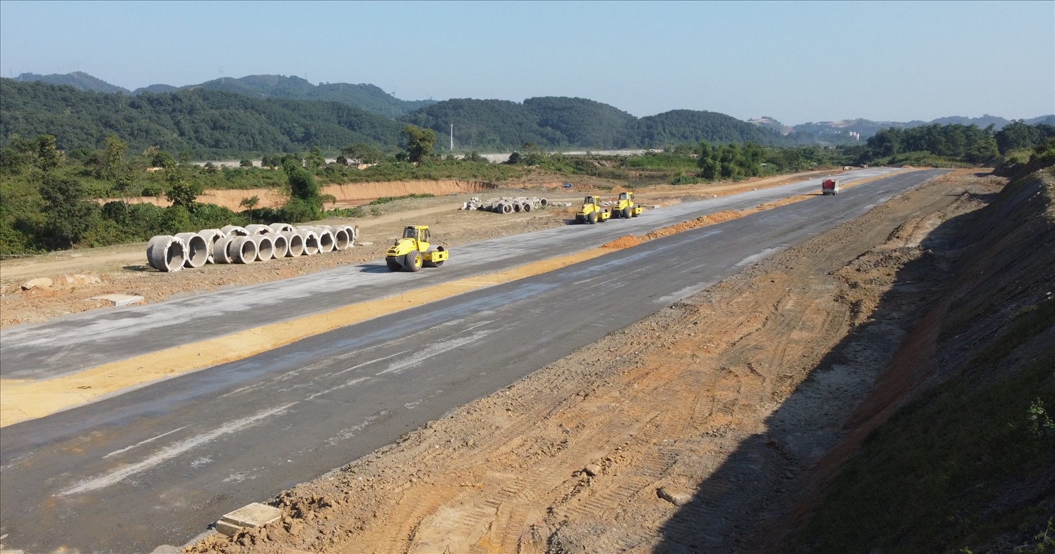 4 tháng đầu năm, tỉnh Lào Cai đứng thứ 2 trong cả nước về giải ngân vốn đầu tư công 2 Lào Cai đứng thứ 2 cả nước về giải ngân vốn đầu tư công 4 tháng đầu năm 2025