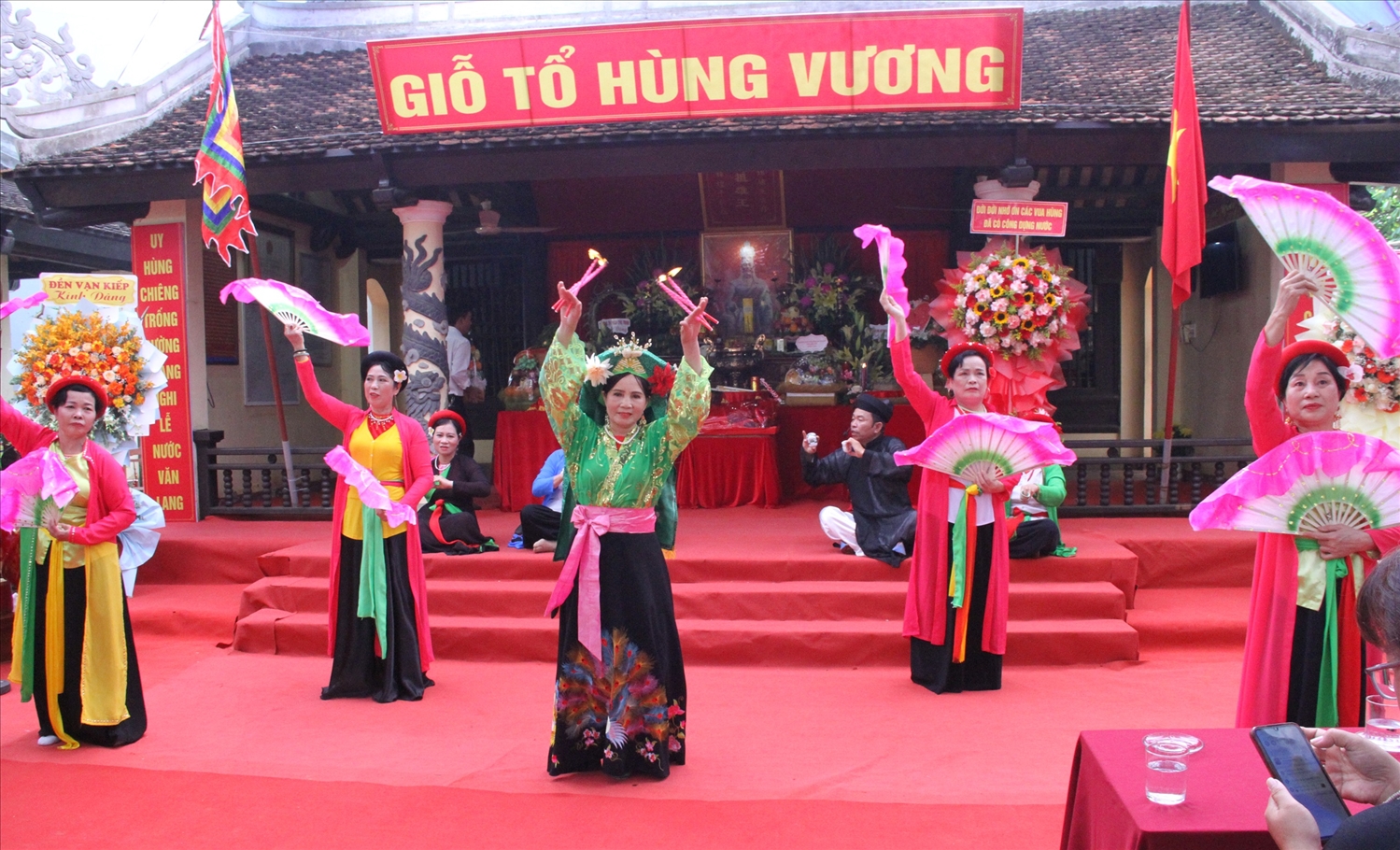 Le Gio To Hung Vuong thuc hien tai dinh Lac Giao 445666