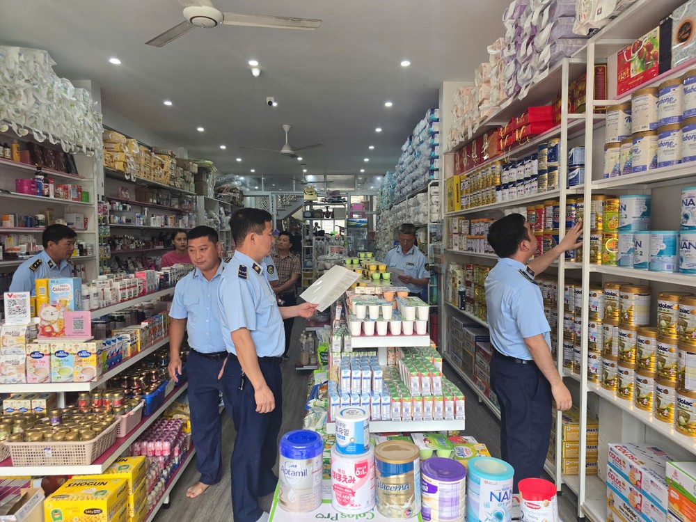 Luc luong chuc nang kiem tra va phat hien nhieu hang hoa khong ro nguon goc xuat xu 43545