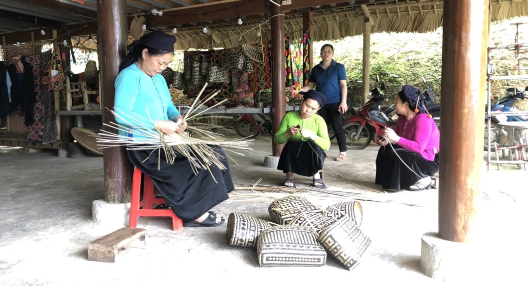 Công nhận thêm 4 di sản văn hóa phi vật thể quốc gia 4 Nghề đan lát của đồng bào dân tộc Tày xã Nghĩa Đô, huyện Bảo Yên