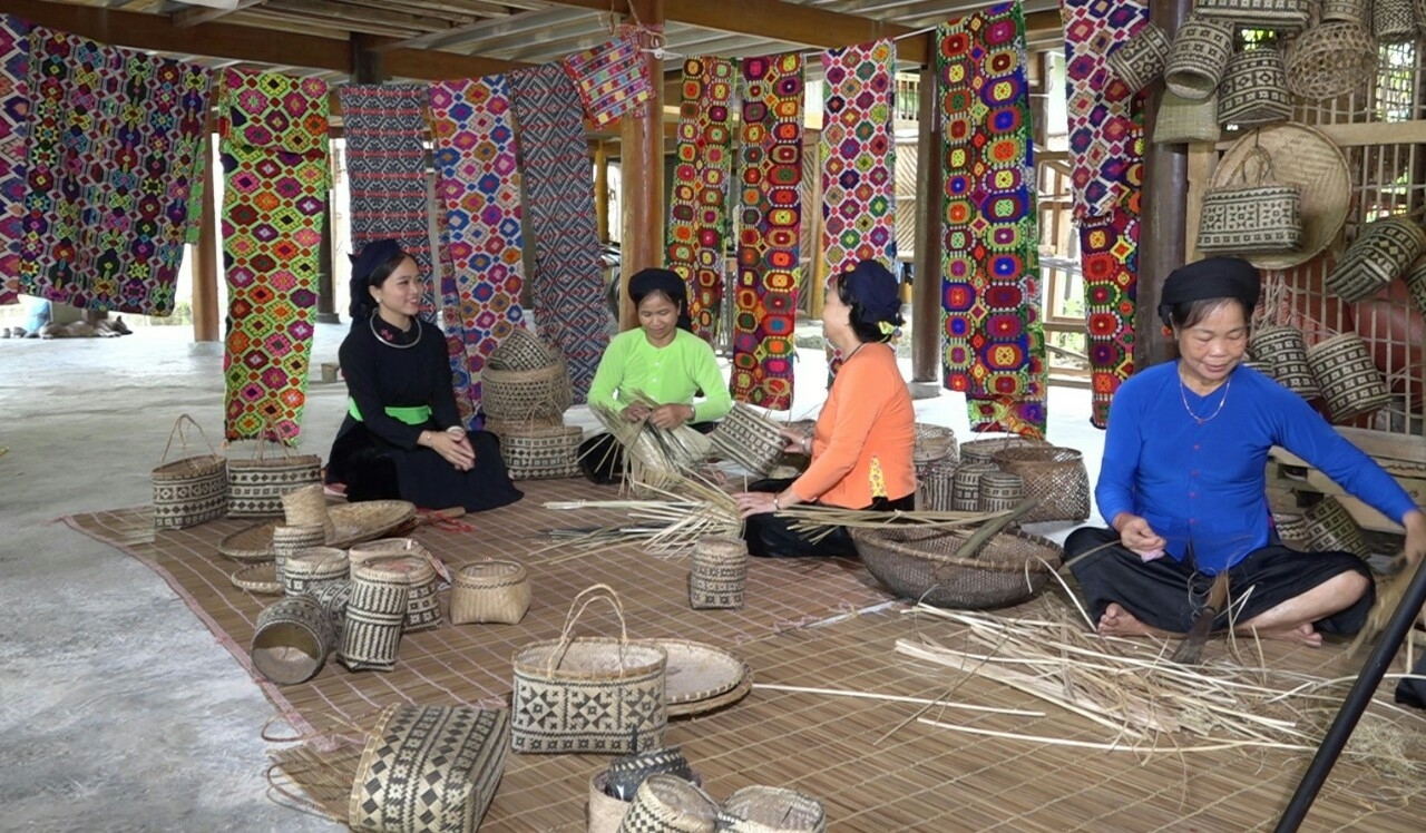 Xã Nghĩa Đô (Lào Cai): Hiệu quả từ đa dạng hóa sinh kế nâng cao thu nhập cho người dân 7 Nghĩa Đô đang đẩy mạnh khai thác sản phẩm văn hóa bản địa để phát triển du lịch