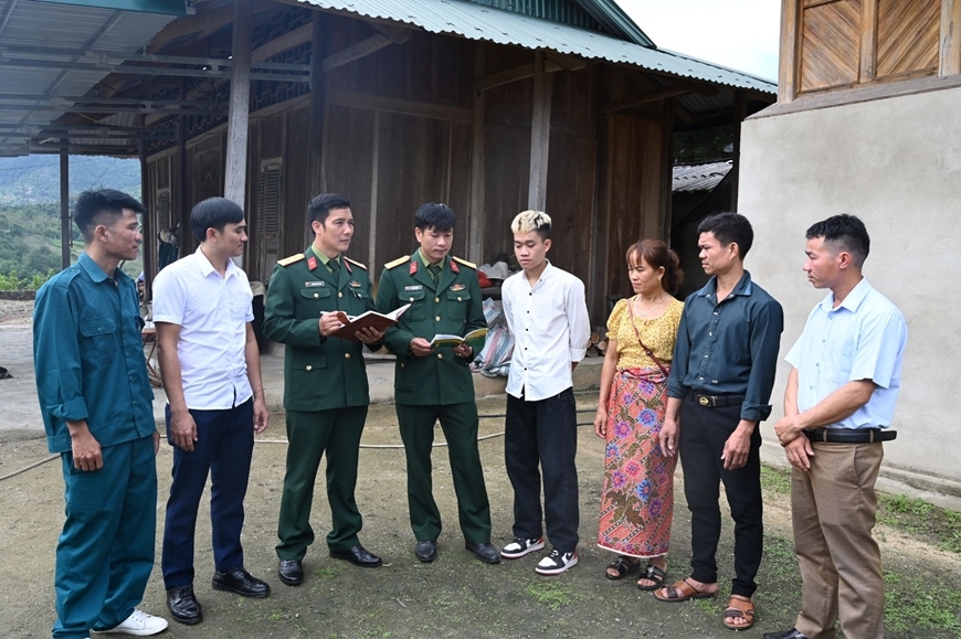 Bồi dưỡng tiếng dân tộc Mông cho cán bộ vùng biên Thanh Hóa 4 Ngôn ngữ trở thành cầu nối giúp các chiến sĩ Biên phòng gần dân, hiểu dân, là cơ sở để xây dựng vững chắc thế trận lòng dân nơi biên giới