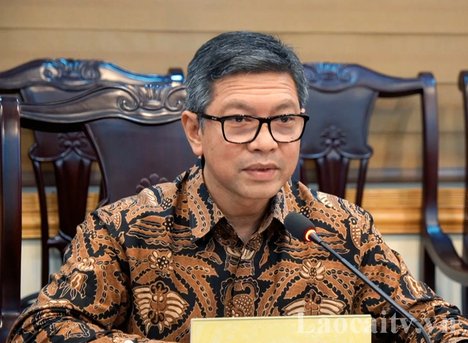 Chính phủ Indonesia viện trợ 1 triệu USD hỗ trợ người dân Lào Cai khắc phục hậu quả bão lũ 2 Ông Denny Abdi, Đại sứ đặc mệnh toàn quyền Indonesia tại Việt Nam phát biểu tại buổi lễ. (Ảnh THLC)