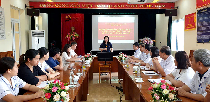 Nâng cao chất lượng khám chữa bệnh từ những hành động nhỏ 2 Phó Chủ tịch UBND tỉnh Vũ Thị Hiền Hạnh phát biểu tại buổi làm việc (ảnh CTTĐT tỉnh Yên Bái )