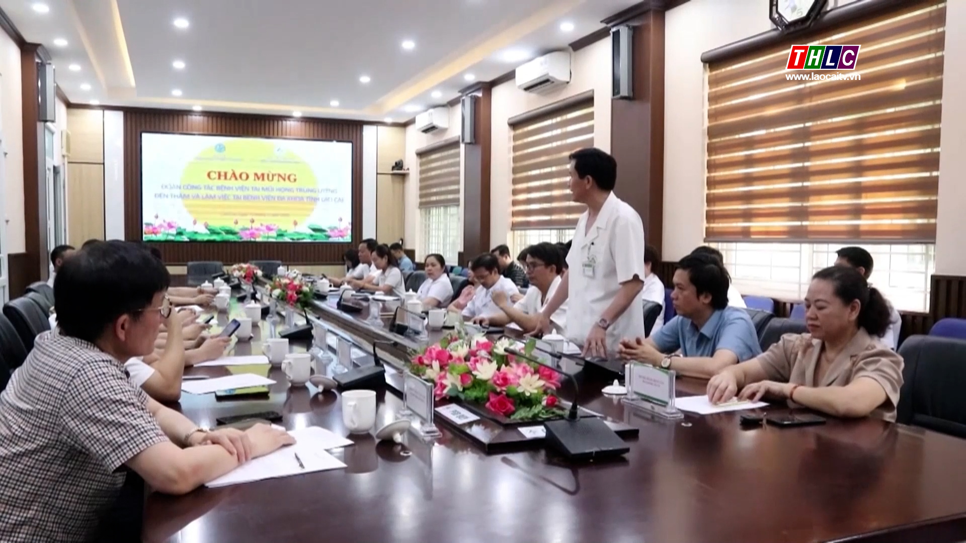 Quang canh buoi lam viec