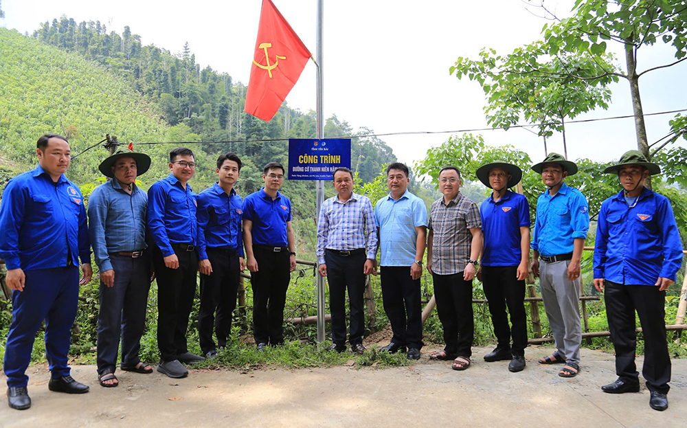 Ra mat cong trinh