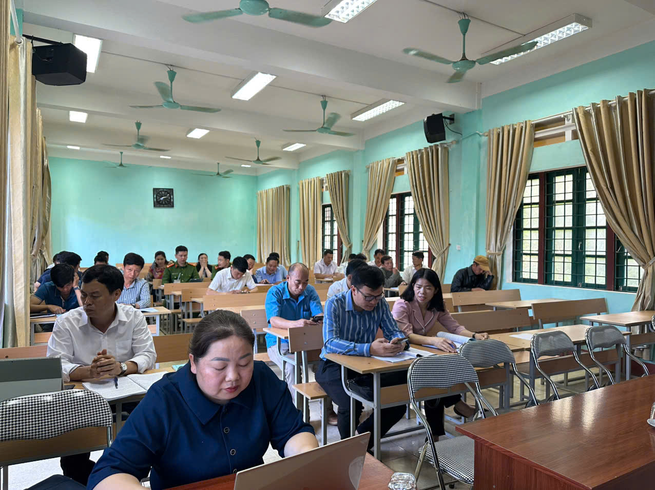Tai hoi nghi cac dai bieu da duoc truyen dat cac chuyen de nhu Gioi thieu Luat sua doi bo sung g khoan luat ke toan luat kiem toan doc lap 4566