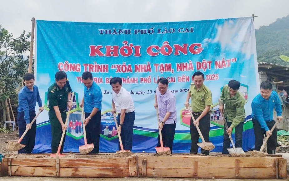 Thanh pho Lao Cai ho tro kinh phi khoi cong xay dung 91 nha cho cac ho gia dinh. 4566
