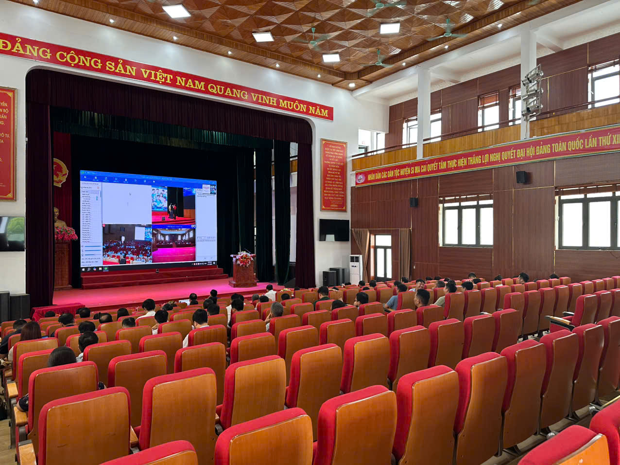 Tinh uy Lao Cai to chuc hoi nghi truc tuyen trien khai Nghi quyet 57 NQTW 5677367