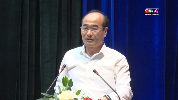 Văn Bàn tổng kết nhiệm kỳ 2020–2025: Hoàn thành vượt mức nhiều chỉ tiêu quan trọng 5 Đồng chí Vũ Xuân Cường, Phó Bí thư thường trực Tỉnh ủy phát biểu tại hội nghị (ảnh THLC)