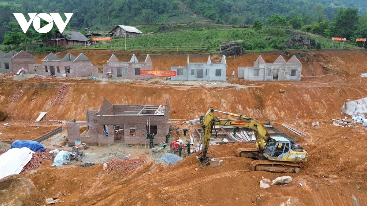 Đồng bào chưa yên nhà, chiến sĩ chưa ngơi tay: Công trường vùng lũ không nghỉ lễ 4 Dự án tái định cư vùng lũ ở Sàng Ma Sáo