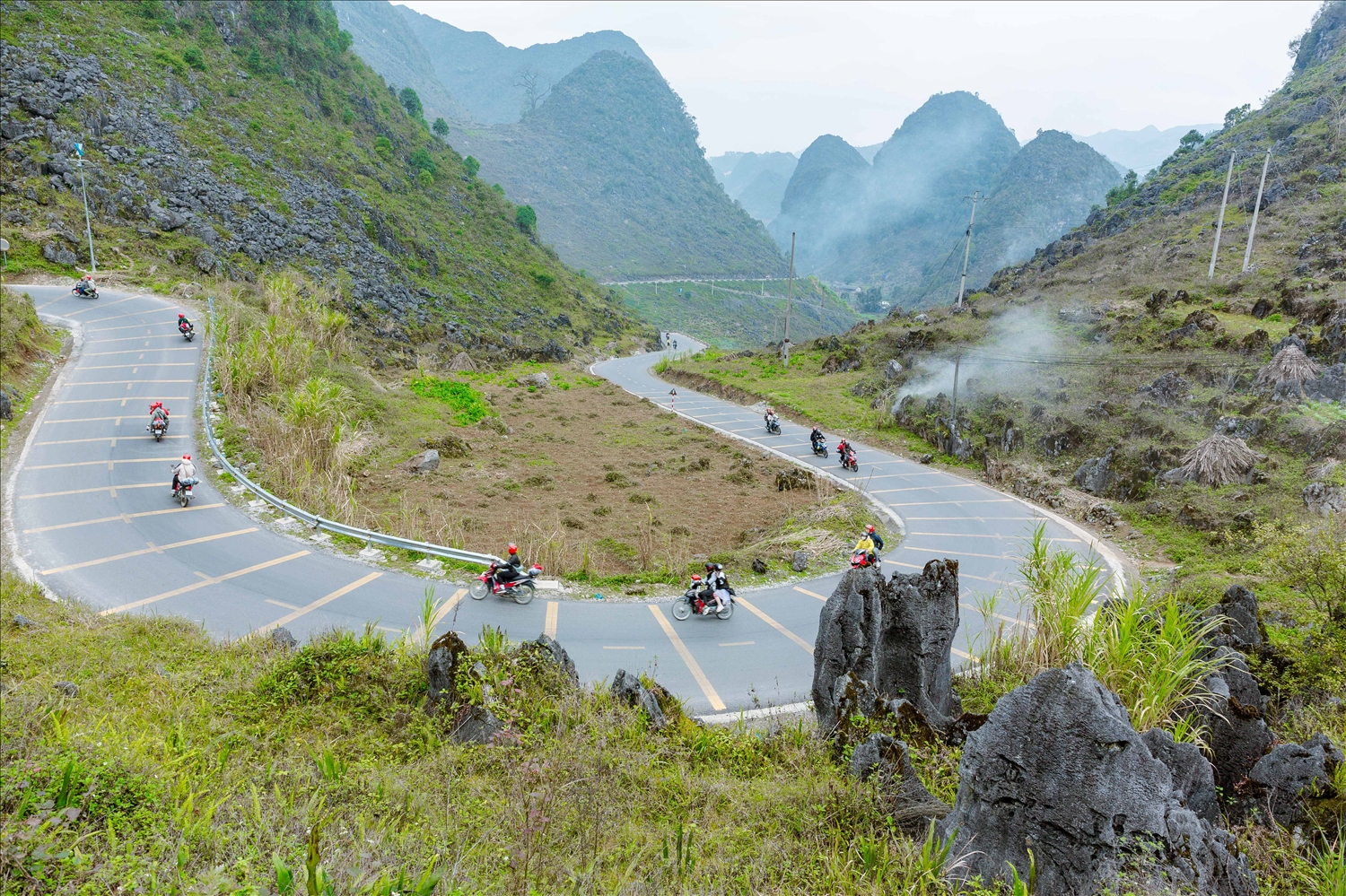 Hà Giang thu hút hơn 146.000 lượt khách trong dịp lễ 30/4 – 1/5, doanh thu du lịch đạt gần 380 tỷ đồng 4 Trong dịp nghỉ lễ vừa qua, tỉnh Hà Giang không ghi nhận những vụ tai nạn giao thông nghiêm trọng, công tác bảo đảm an ninh trật tự tại các khu lưu trú được bảo đảm