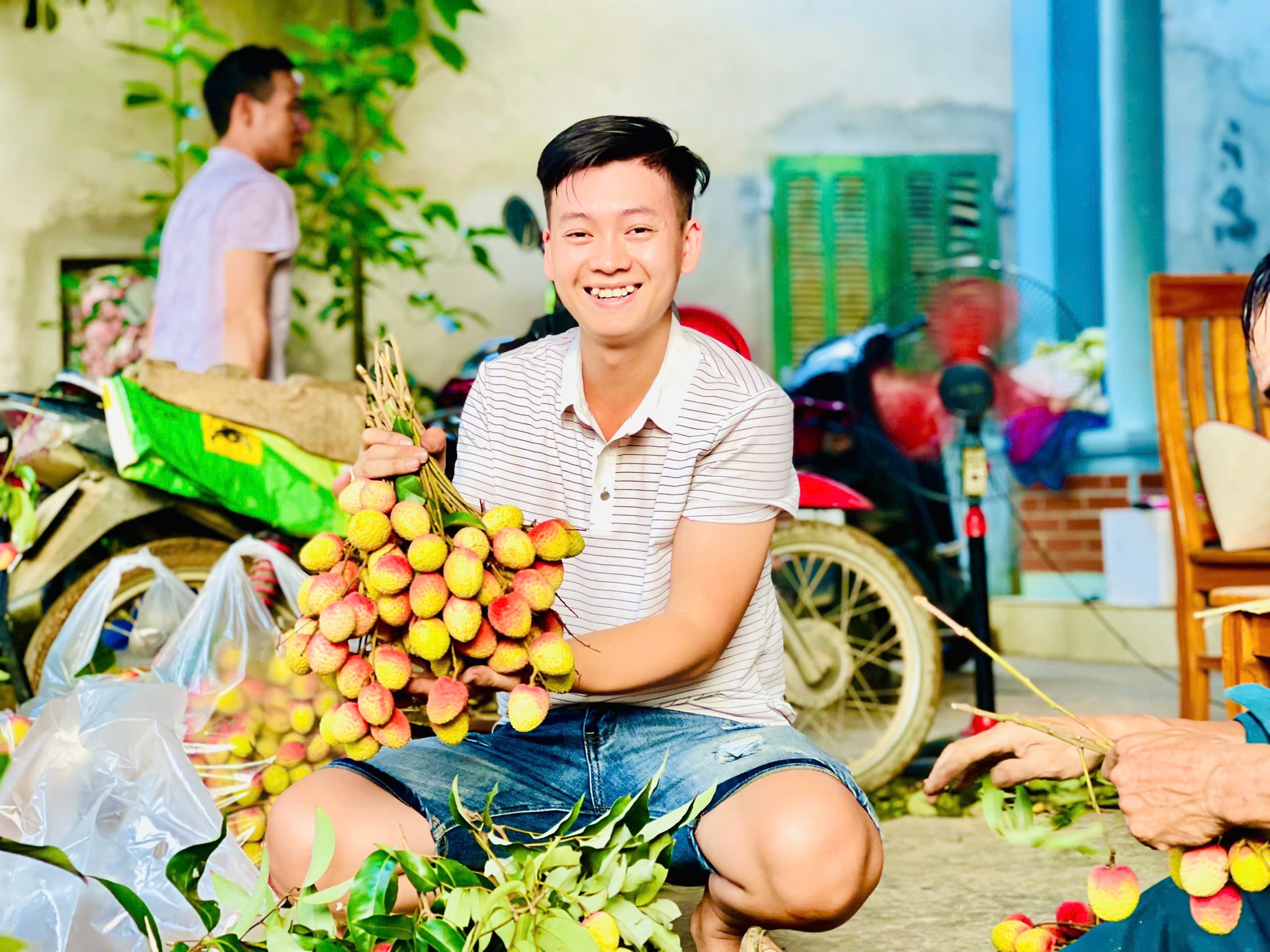 nong dan thai nien thu hoach vai 84857