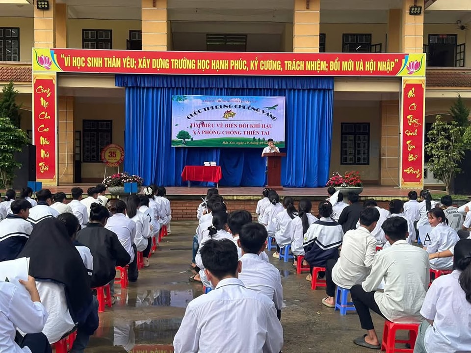 rung chuong vang r4u8586
