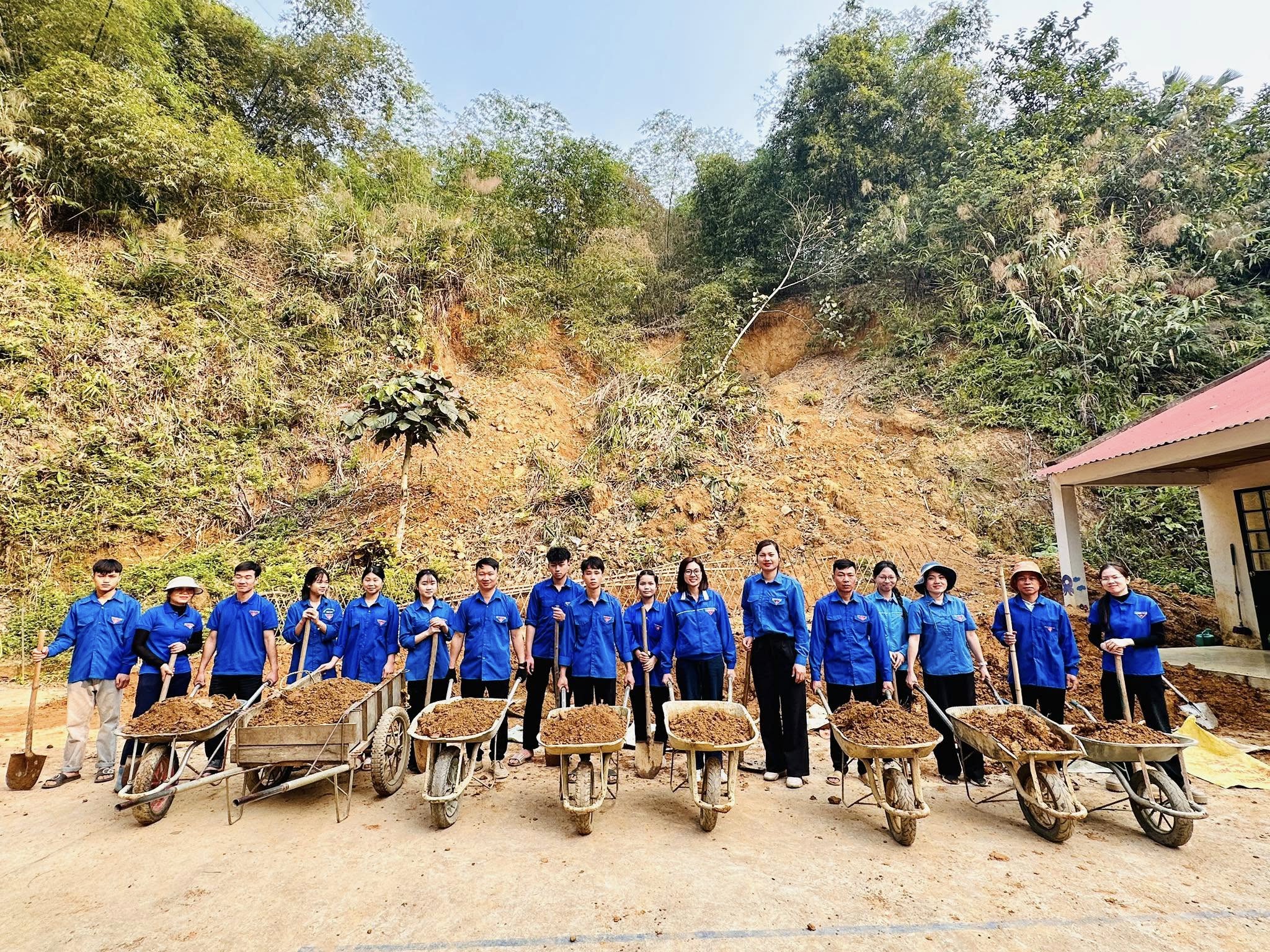 thanh nien 48858