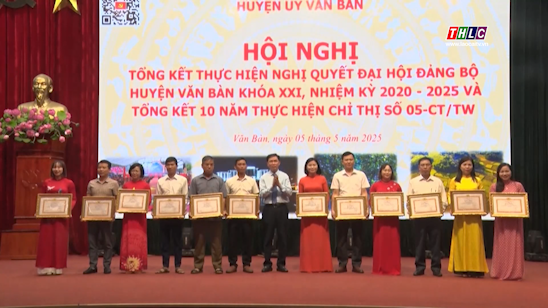 Văn Bàn tổng kết nhiệm kỳ 2020–2025: Hoàn thành vượt mức nhiều chỉ tiêu quan trọng 6 Tuyên dương, khen thưởng các tập thể, cá nhân có thành tích xuất sắc (ảnh THLC)