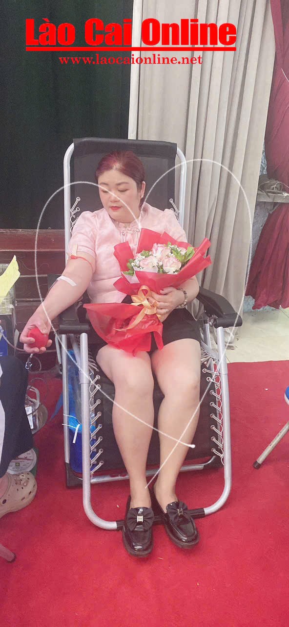 Người dân thôn Bến Phà hưởng ứng phong trào hiến máu nhân đạo, lan tỏa nghĩa cử cao đẹp 16 Đợt hiến máu lần này đã thu hút nhiều tình nguyện viên.