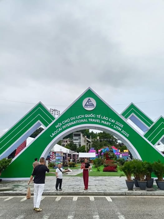 Lào Cai phân luồng giao thông phục vụ Hội chợ Du lịch Quốc tế 2025 1 Phân luồng giao thông phục vụ tổ chức Hội chợ Du lịch Quốc tế Lào Cai năm 2025.