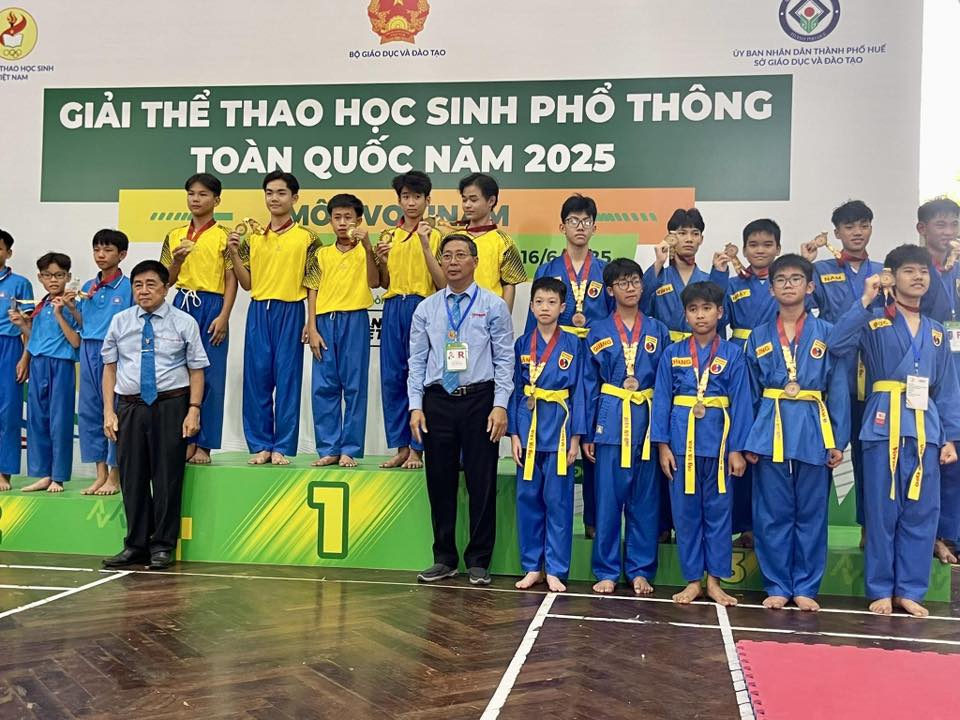 Lào Cai giành 5 huy chương Vovinam tại Giải thể thao học sinh toàn quốc 2025 2 Đội Vovinam Lào Cai giành 5 huy chương tại Giải thể thao học sinh phổ thông toàn quốc năm 2025.