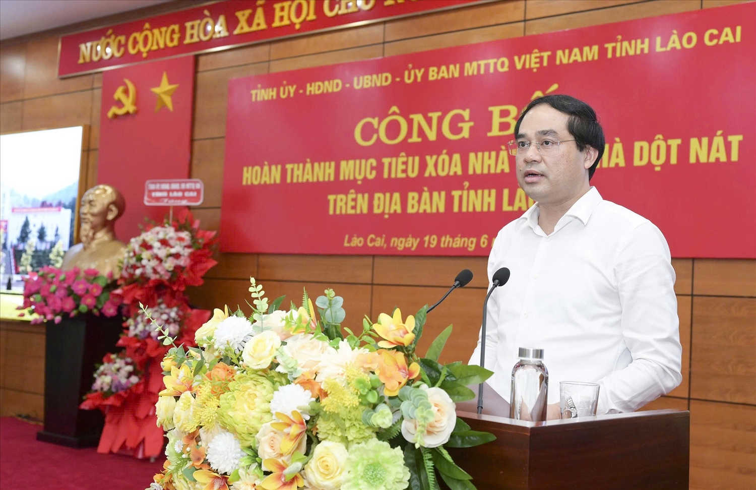 Các Chương trình MTQG góp phần giúp Lào Cai hoàn thành xóa nhà tạm, nhà dột nát 1 Bí thư Tỉnh ủy, Chủ tịch UBND tỉnh Lào Cai Trịnh Xuân Trường phát biểu tại Hội nghị