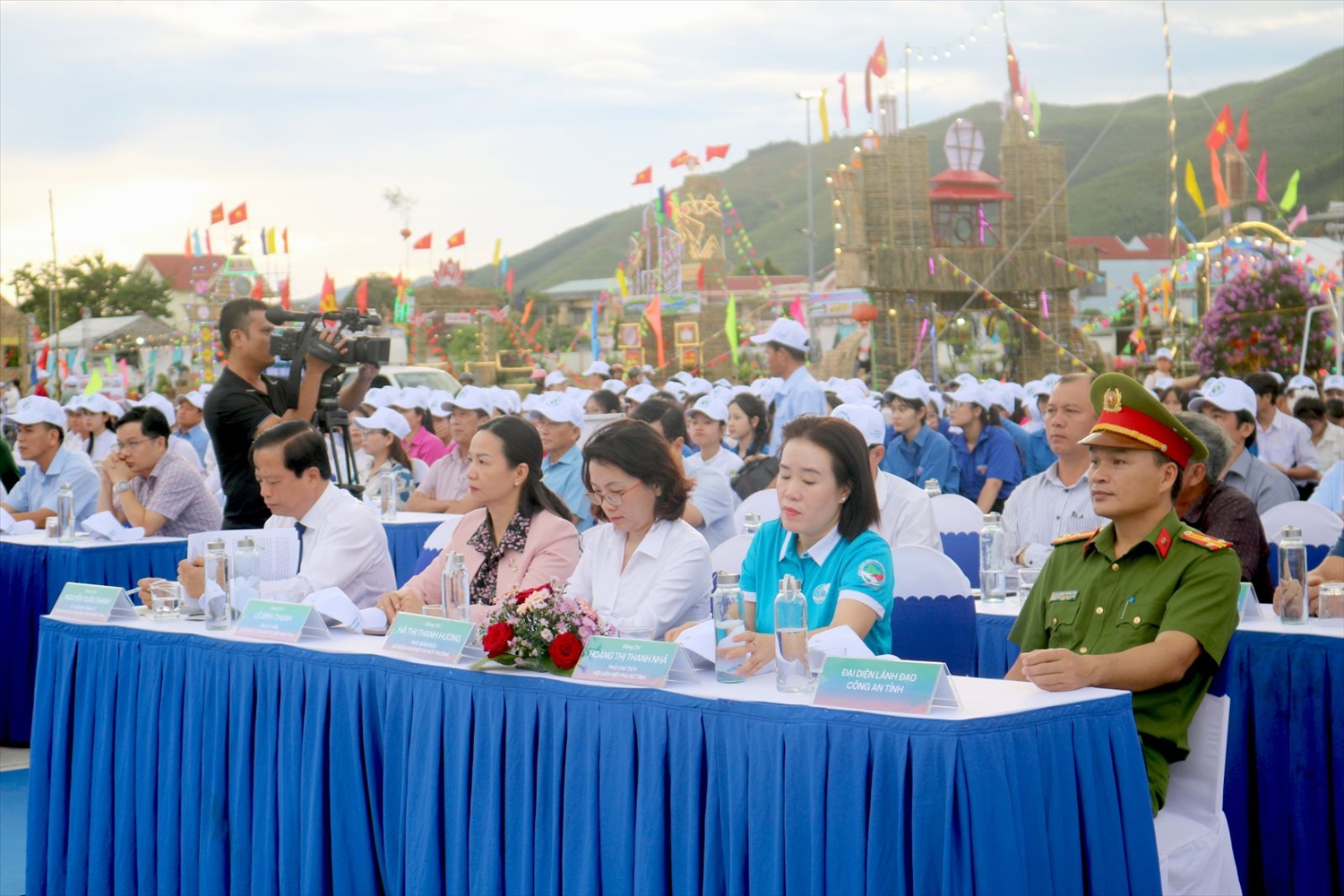 Bình Định: Phát động Tháng cao điểm hành động vì môi trường và hưởng ứng Ngày Môi trường thế giới năm 2025 3 Các đại biểu tham gia Lễ phát động