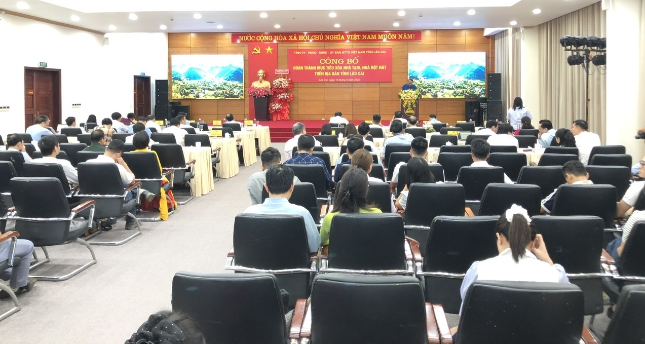 Các Chương trình MTQG góp phần giúp Lào Cai hoàn thành xóa nhà tạm, nhà dột nát 2 Để hoàn thành trên 10 nghìn căn nhà, tỉnh Lào Cai đã huy động cả hệ thống chính trị vào cuộc với quyết tâm cao nhất