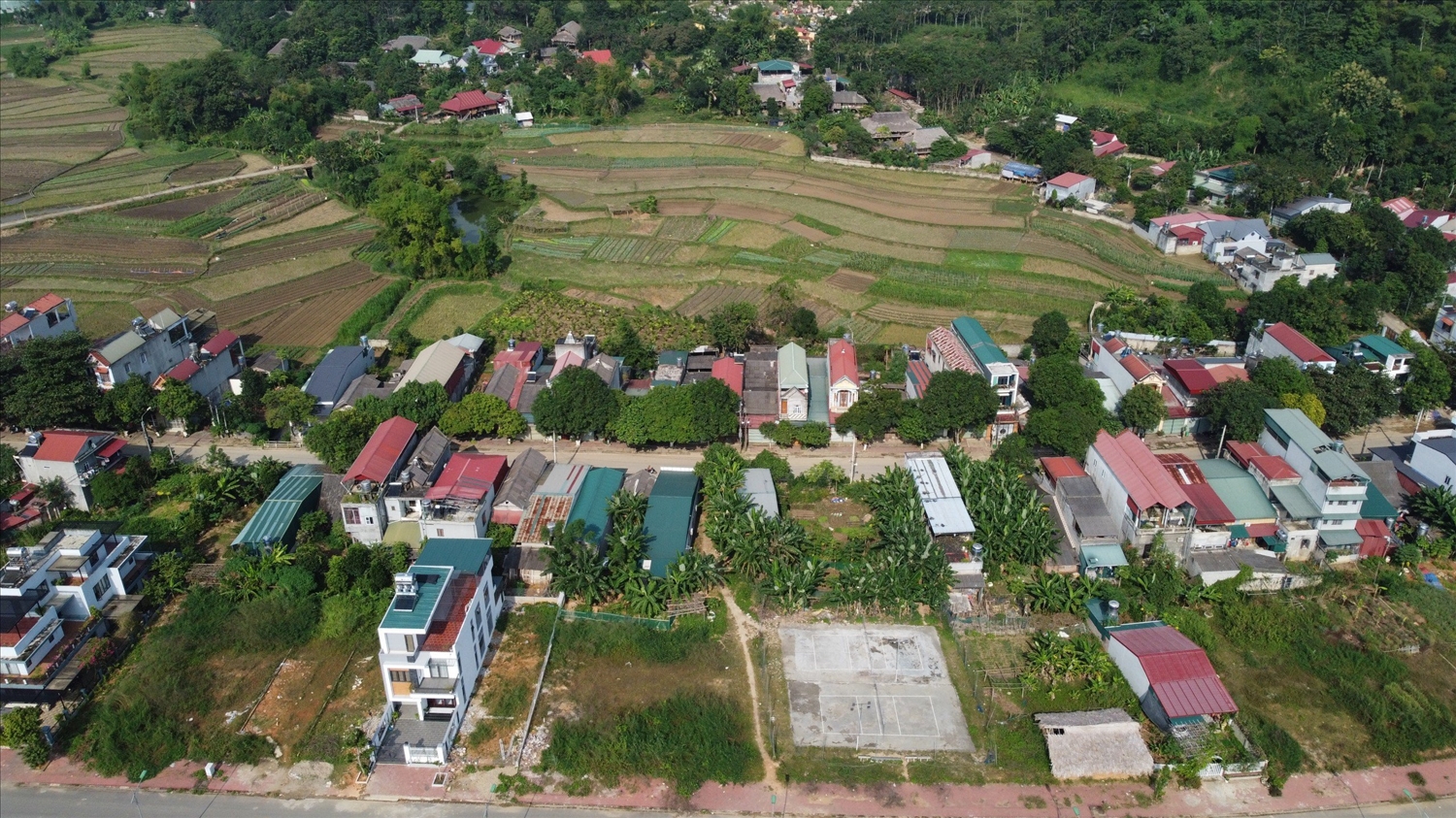 Tỷ lệ giảm nghèo trong đồng bào DTTS ở Lào Cai giai đoạn 2021 - 2025 bình quân đạt 6,63%/năm 4 Diện mạo nông thôn mới vùng cao ngày càng đổi thay