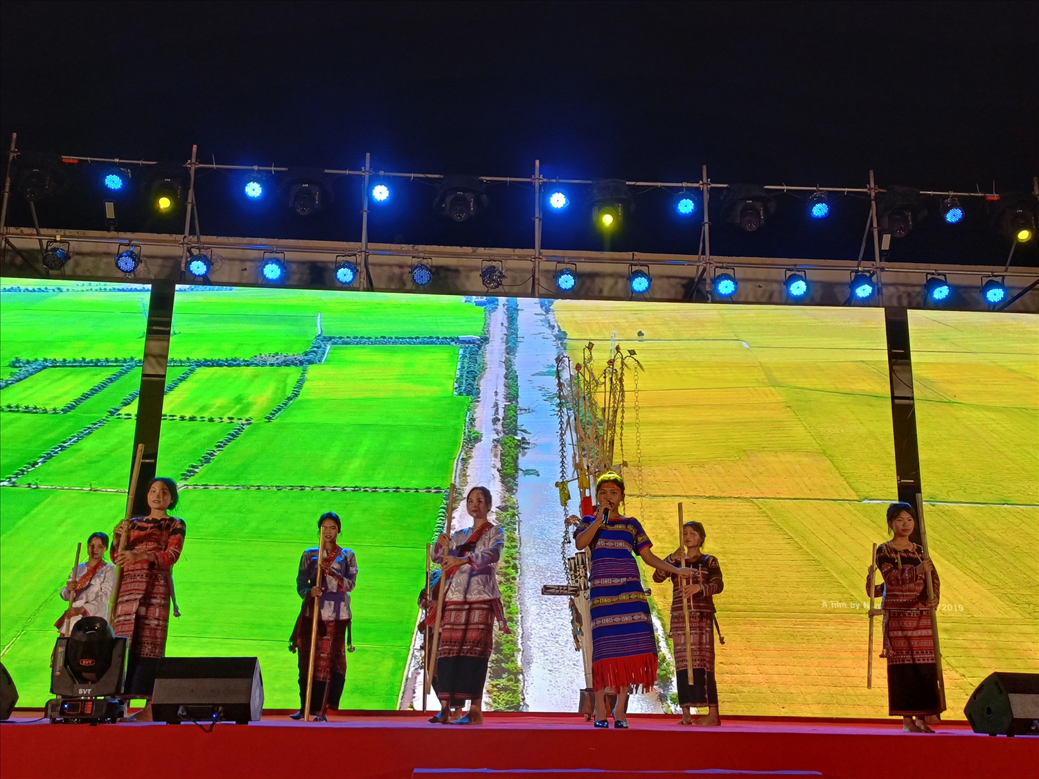 Vân Canh (Bình Định): Rộn ràng khai hội trống đôi và cồng chiêng 5 Những tiết mục văn nghệ đặc sắc trong đêm Liên hoan