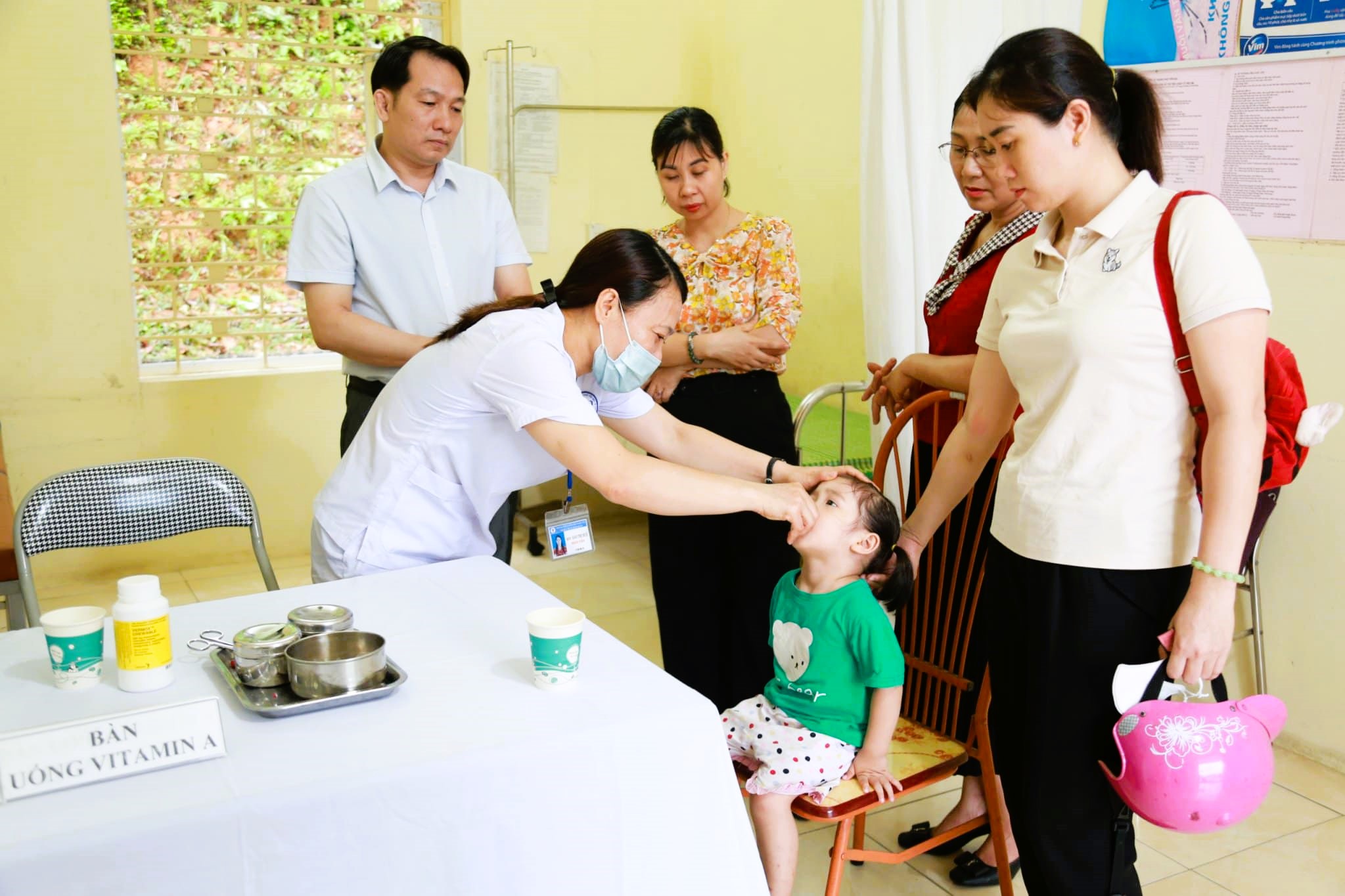 Yên Bái đặt mục tiêu trên 98% trẻ em được uống Vitamin A và tẩy giun trong đợt 1 năm 2025 1 Thời gian cho trẻ uống bổ sung Vitamin A kết hợp với tẩy giun đợt 1 dự kiến xong trong tháng 6/2025 (ảnh CTTĐT tỉnh Yên Bái)