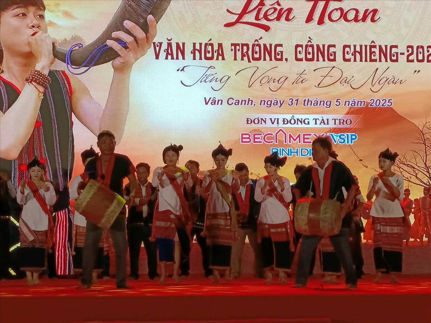 Vân Canh (Bình Định): Rộn ràng khai hội trống đôi và cồng chiêng 2 Tiết mục văn nghệ đặc trưng của đồng bào Chăm Hroi huyện Vân Canh