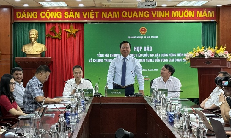 Nỗ lực xây dựng nông thôn mới để người dân thoát nghèo bền vững 1 Toàn cảnh cuộc họp báo - Ảnh: VGP/Đỗ Hương